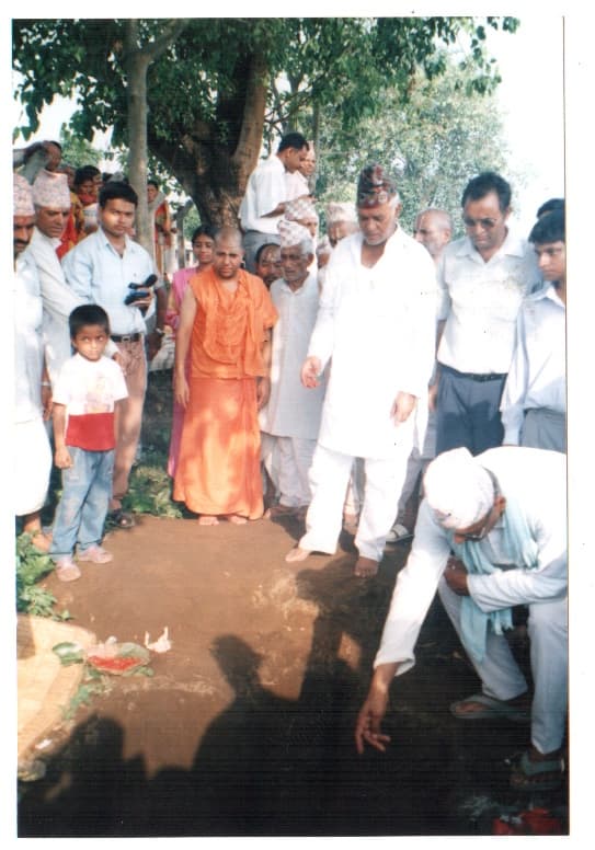 Bhoomi puja ceremony marking the founding of the Vidyapeeth